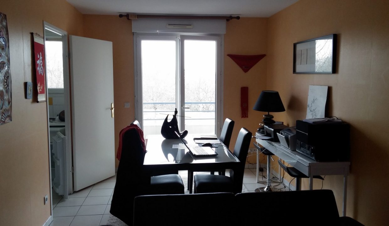 Cenon-Appartement-T2-parking-privatif-balcon-0314-01