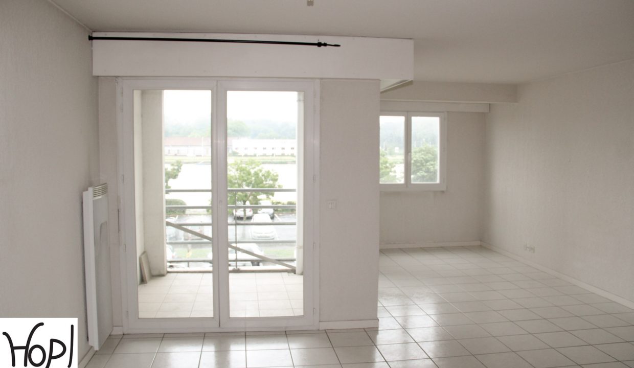 Bayonne-appartement-T2-terrasse-cellier-parking-0618-04