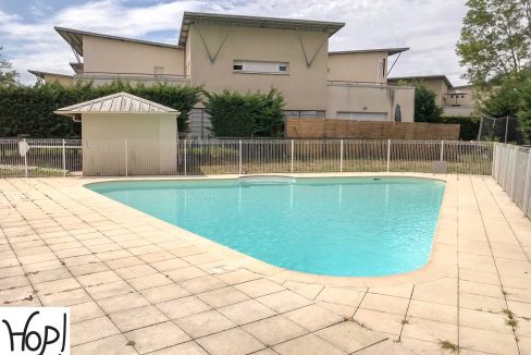 Cadaujac-T2-terrasse-piscine-parking-0319-02