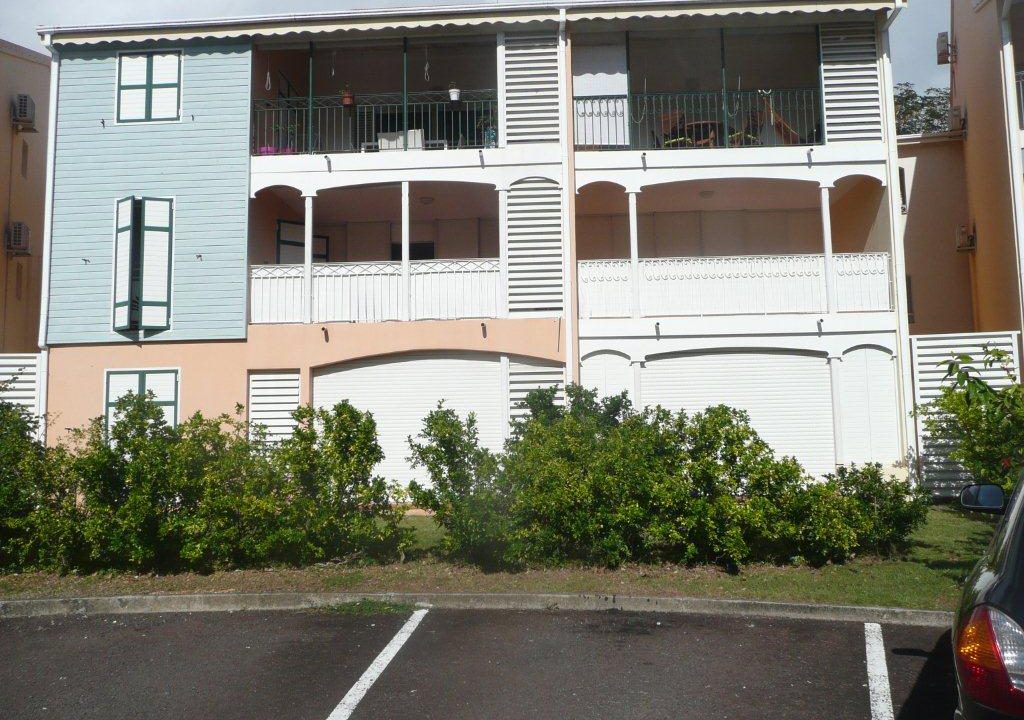 Gosier-bas-du-fort-appartement-t2-balcon-parking-0114-1