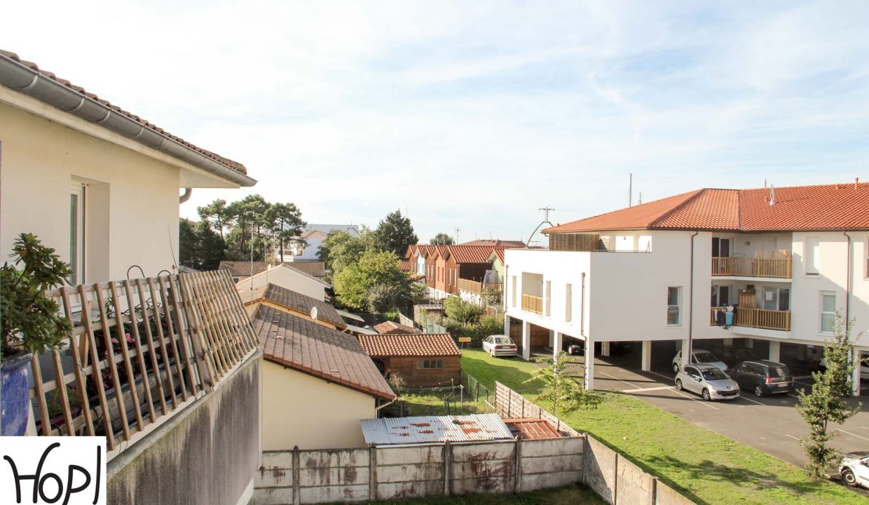 Gujan-Mestras-appartement-T2-a-renover-balcon-cellier-privatif-parking-1117-02