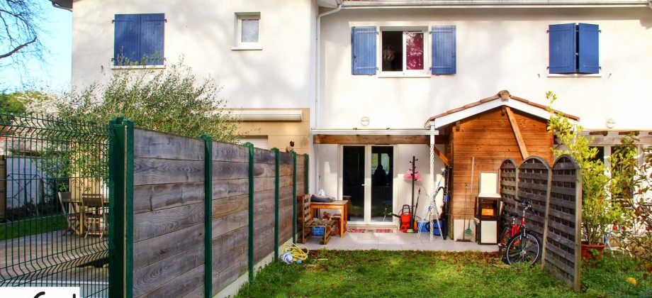 Merignac-Le-Jard-maison-mitoyenne-T3-Duplex-terrasse-jardin-2-places-de-parking-0317-01