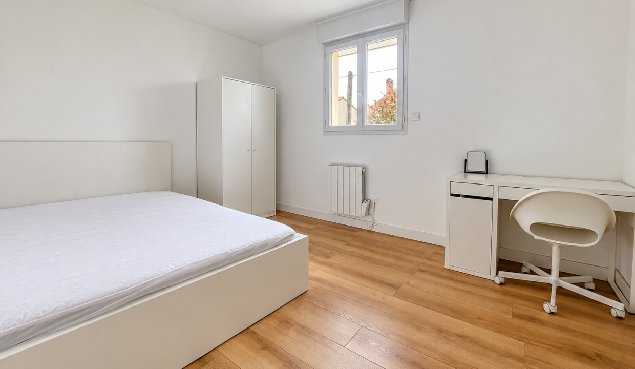 Chambre lumineuse au sol en bois-3